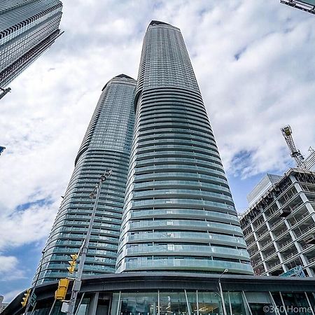 Ice - Lake And City View Toronto Exterior photo